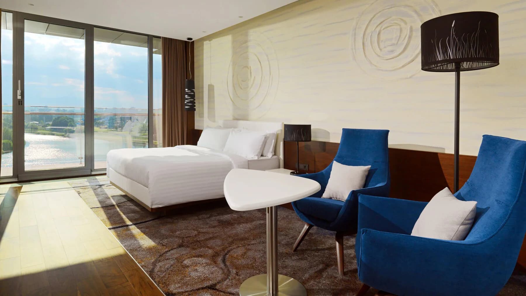 Minsk Marriott oda ve süit iç mekânı