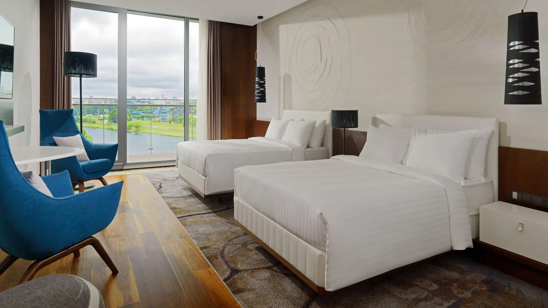 Minsk Marriott oda ve süit iç mekânı